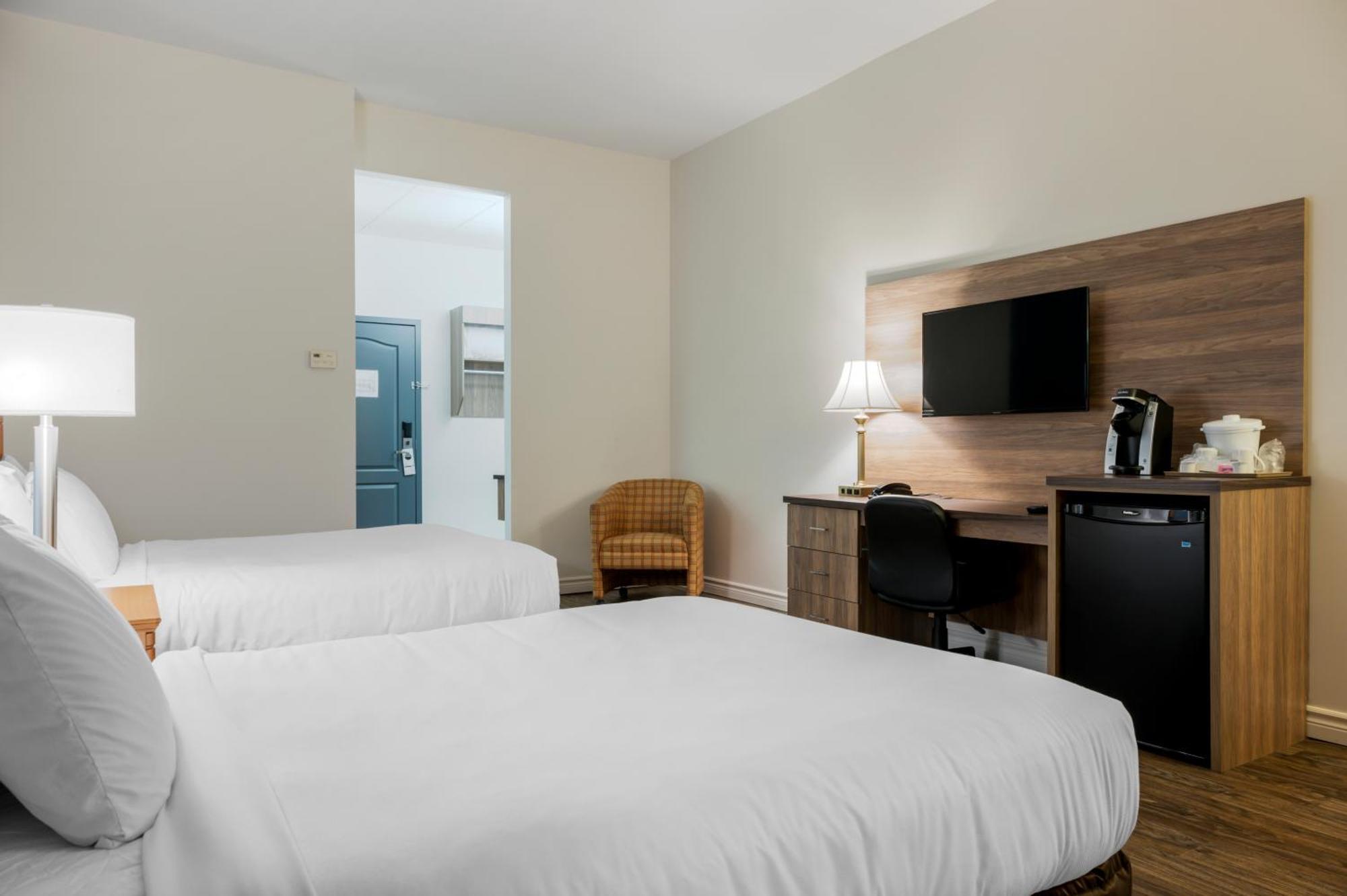 Econo Lodge Inn & Suites Montmagny Exterior photo
