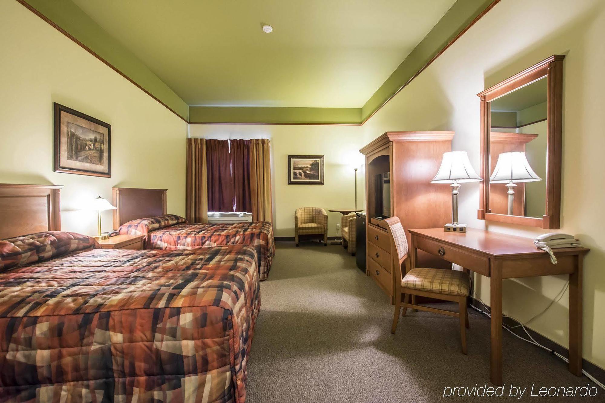 Econo Lodge Inn & Suites Montmagny Exterior photo