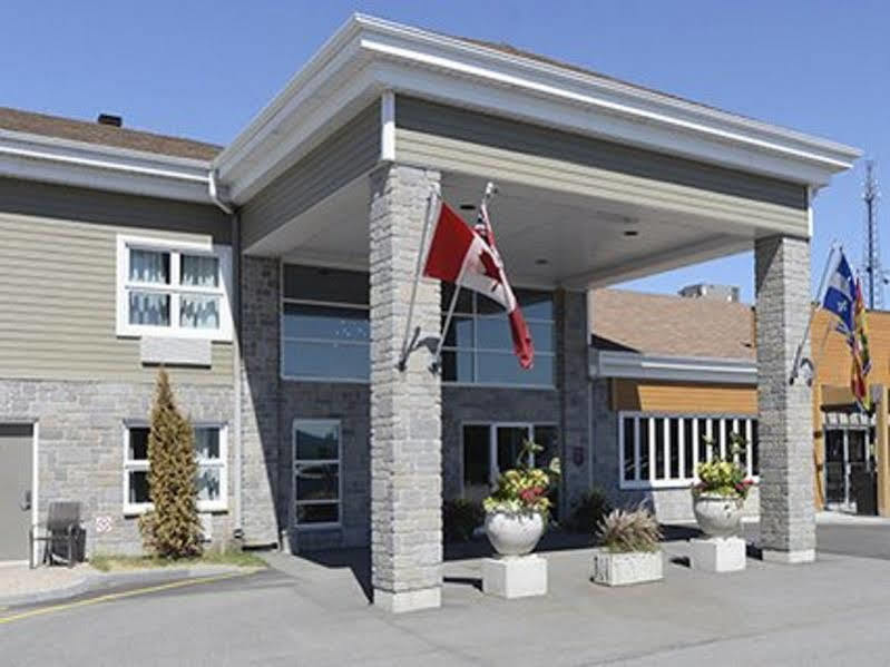 Econo Lodge Inn & Suites Montmagny Exterior photo